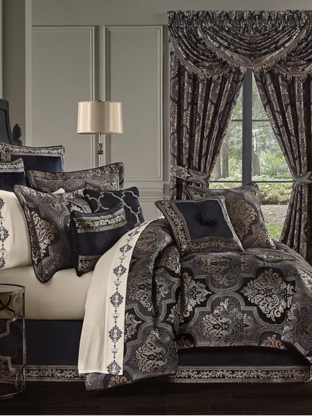 J. Queen New York Windham Comforter Set - California King NEW